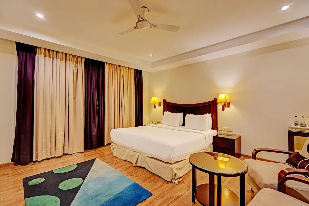 Super Townhouse OAK Hotel City Mark Gurgaon