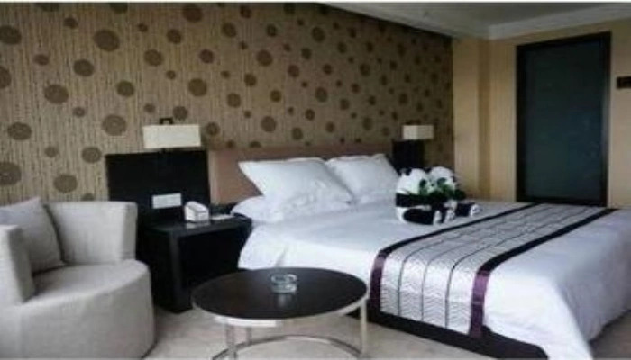 Super 8 by Wyndham Chengdu West Near Bai Cao Lu Subway Station
