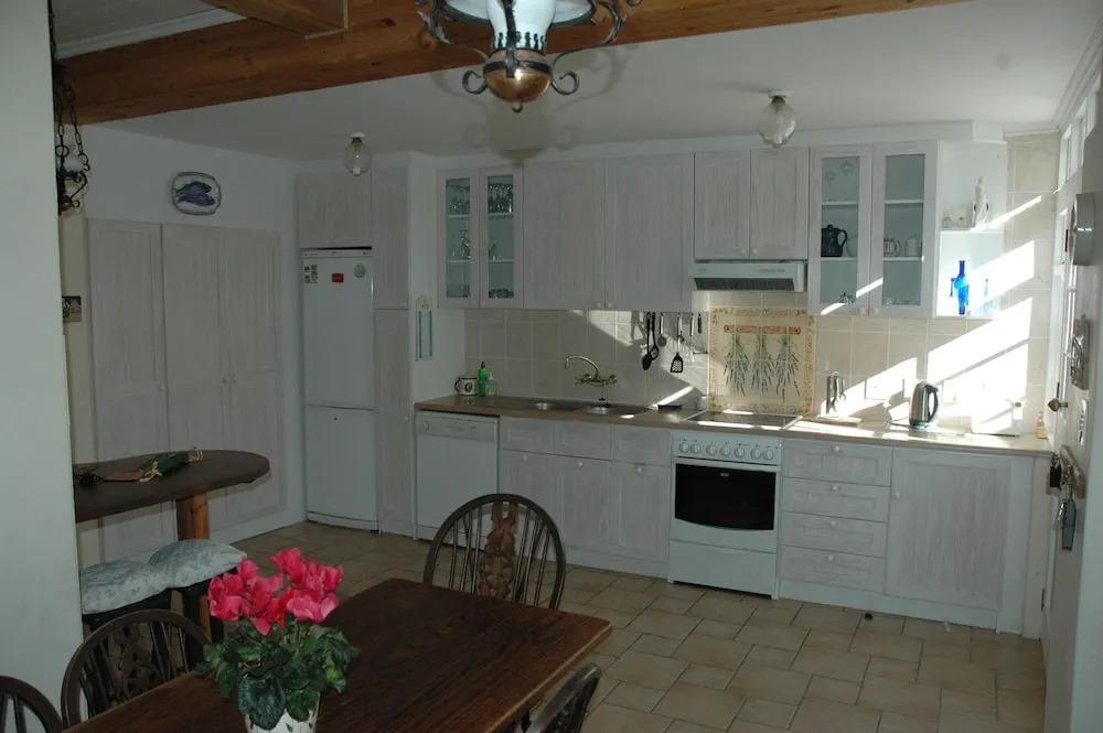 2 Cottons Cottage
