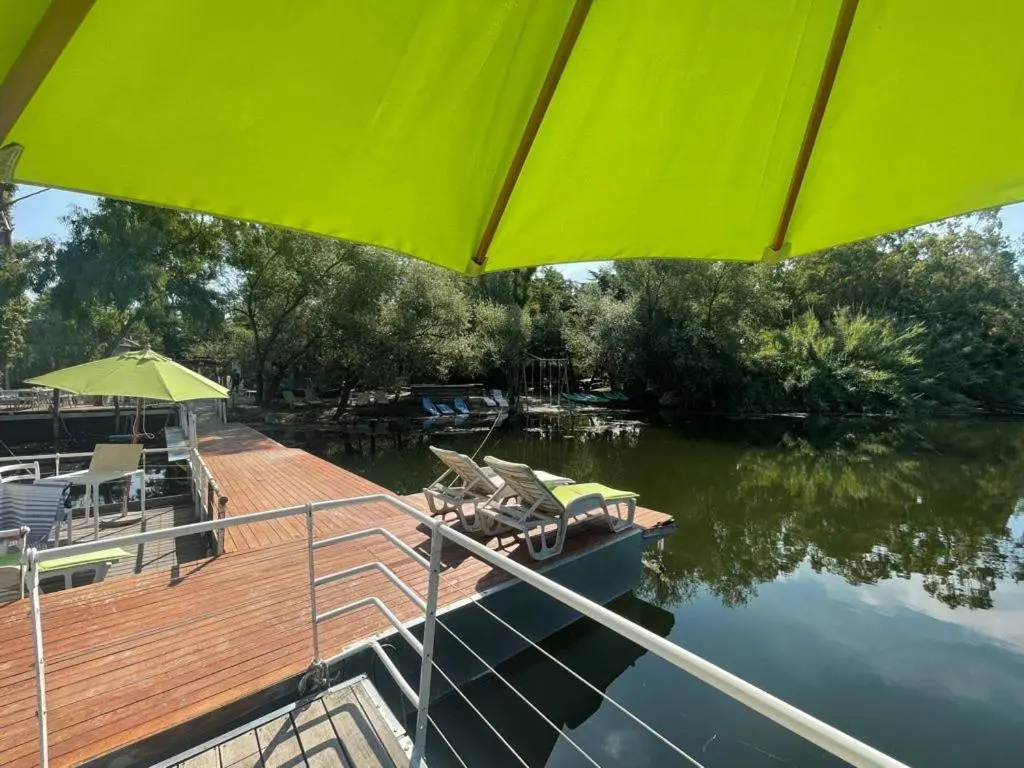 Floating House Embé Experience