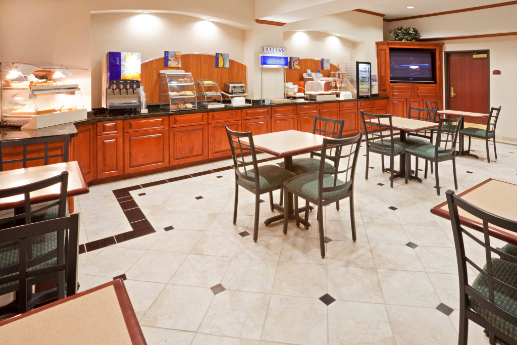 Holiday Inn Express Hotel & Suites Decatur, TX by IHG