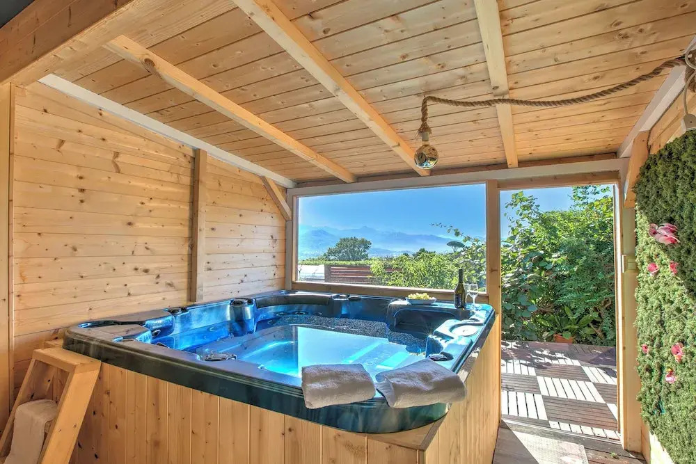 La Casa Fra gli Ulivi luxury apartments with pool near Cinque Terre and Tuscany