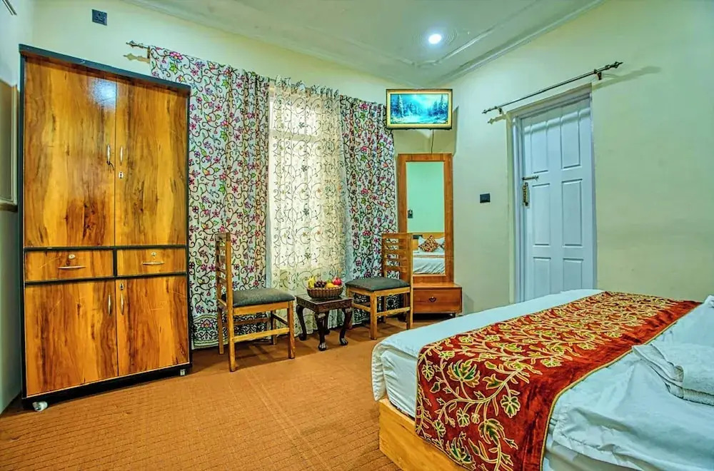 Anjeer villa
