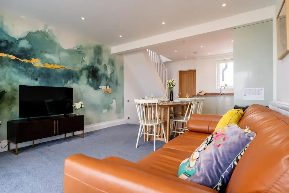 Magnificent Beach House Seaview Upside-down