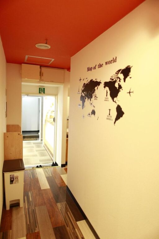G'inns guest house - Hostel