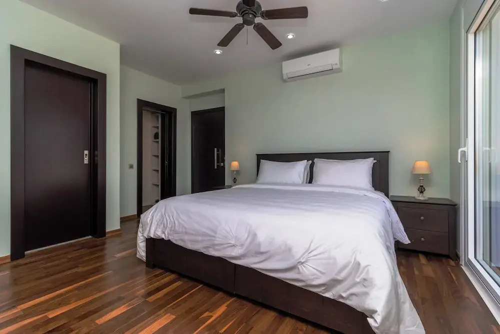 Kbel sea view Villa private pool sleeps8 garden