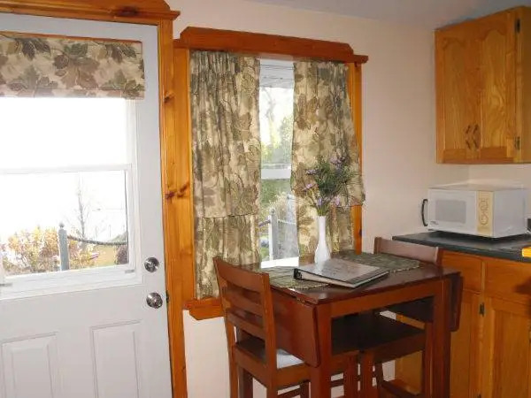 Dewars Inn and Cottages