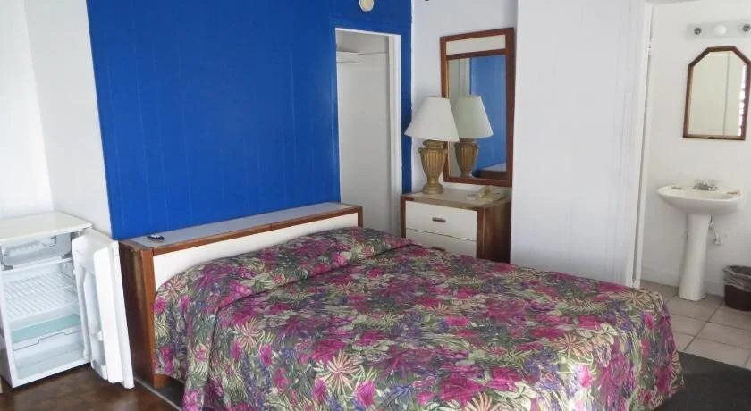 Royal Palms Motel