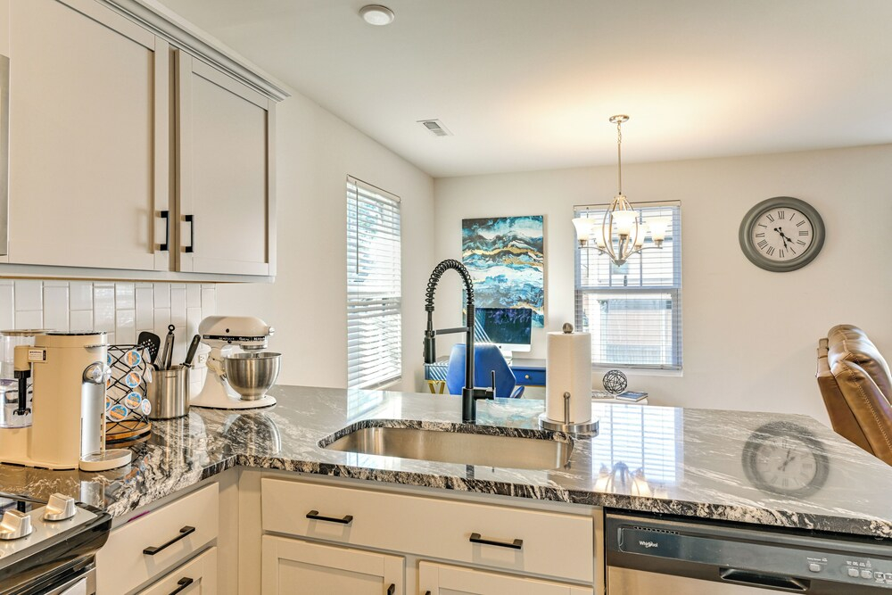 3 Mi to Uptown Charlotte! Apt in Historic District