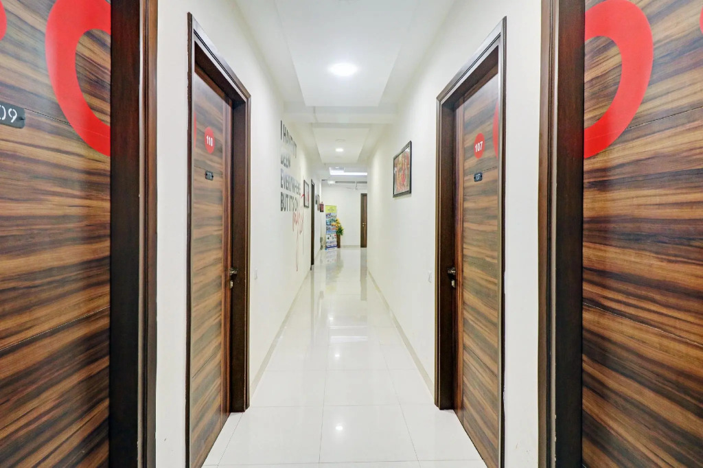 Townhouse 495 IGI Airport