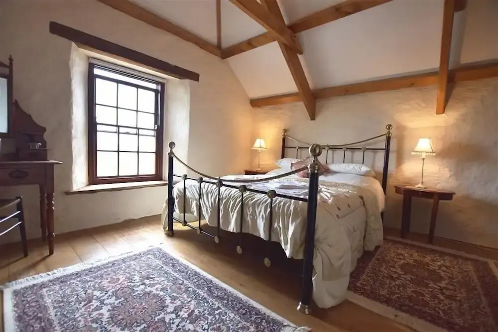 Panteurig Farmhouse