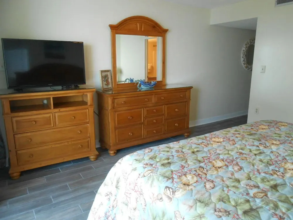 Waters Edge Resort