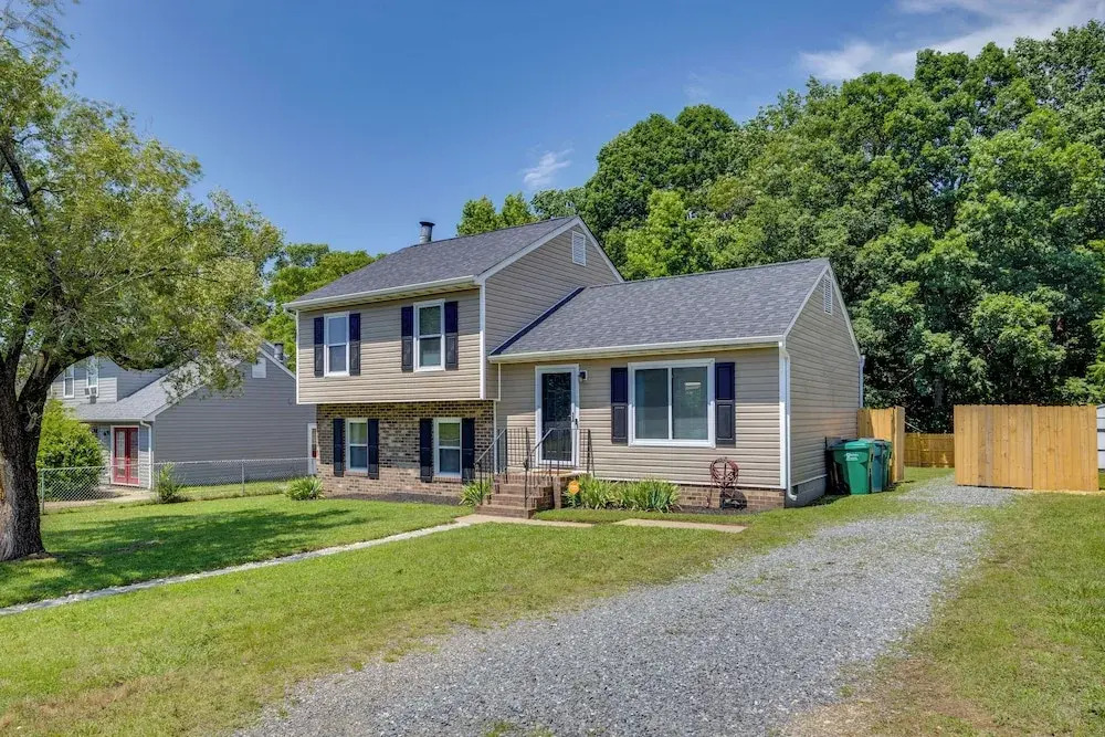 Modern Richmond Home w/ Deck, Close to Downtown!
