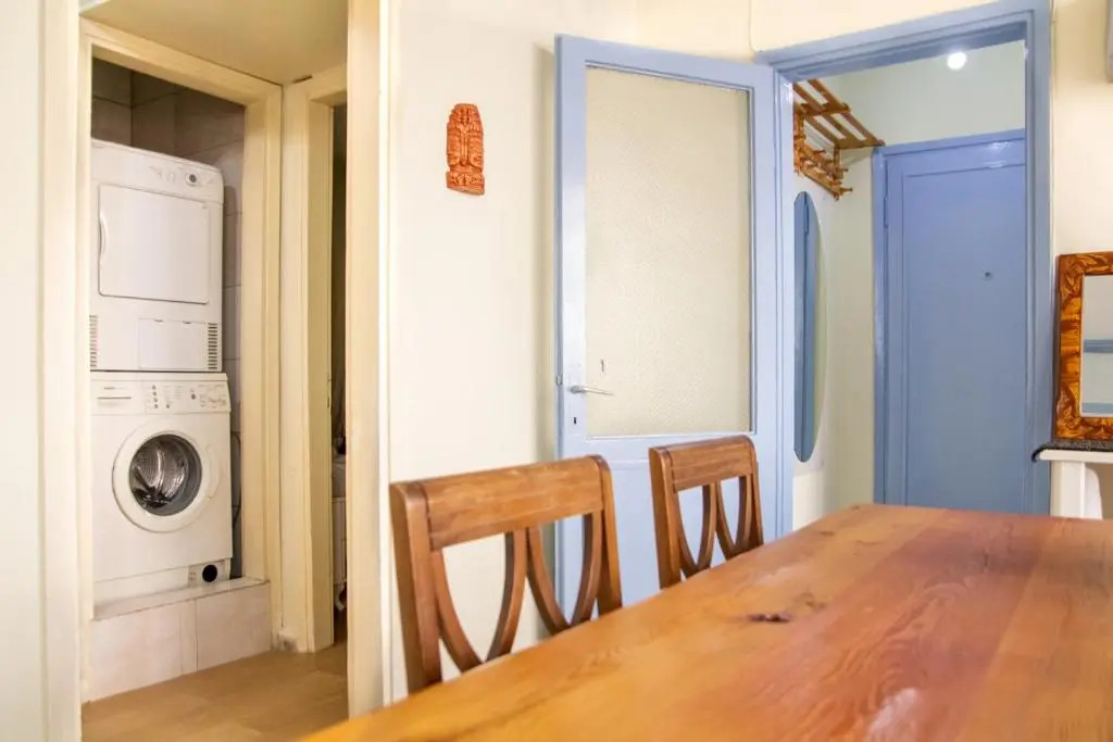 Vibrant and Central Flat in Karsiyaka Near Sea