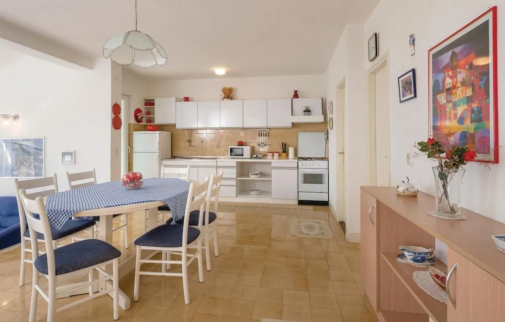 Awesome Home in Okrug Gornji With Wifi and 3 Bedrooms