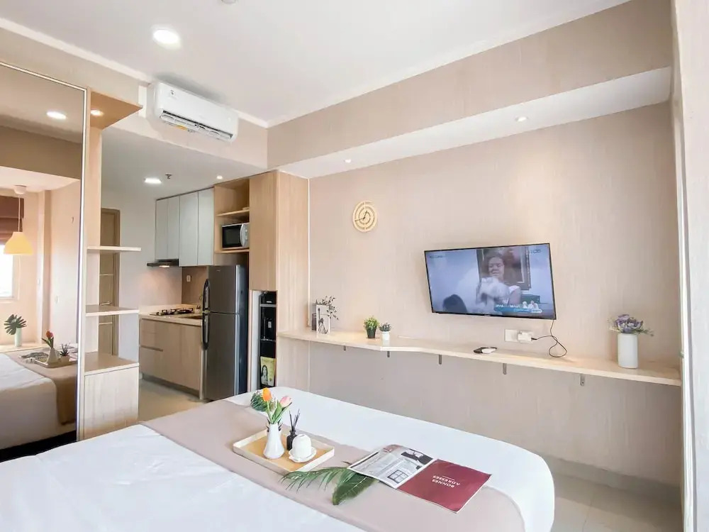 Cozy And Pleasant Living Studio At Apartment Oasis Cikarang