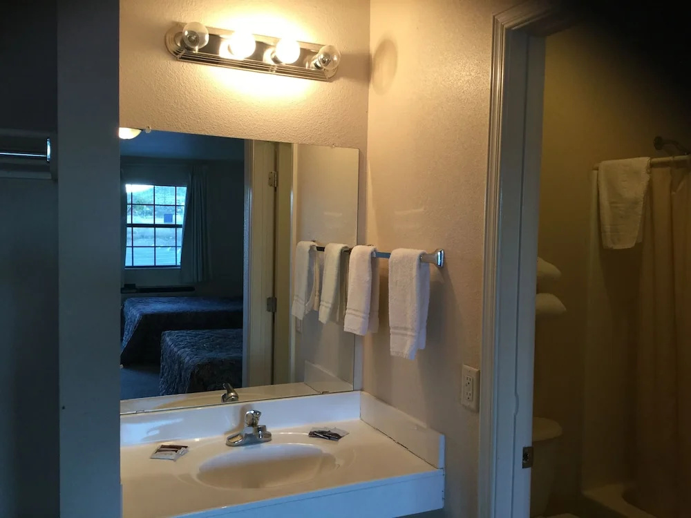 Americana Inn