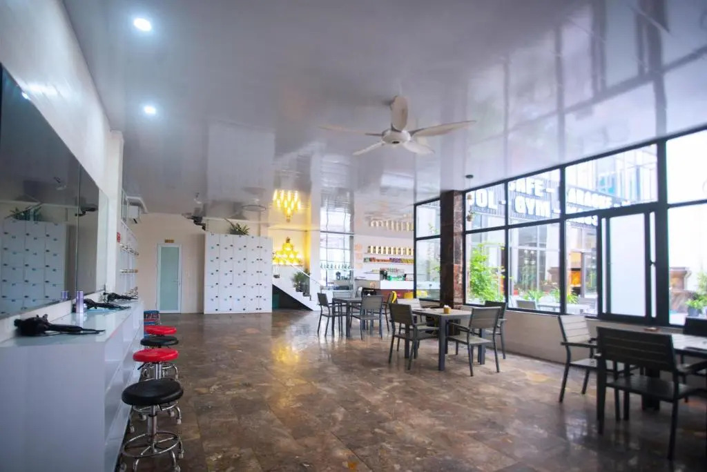 Canh Hung Palace