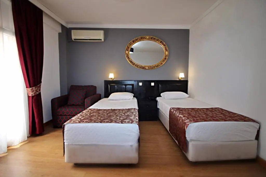Flower Palace Hotel