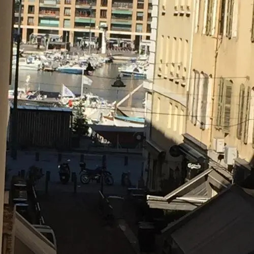 Les Mats Du Port