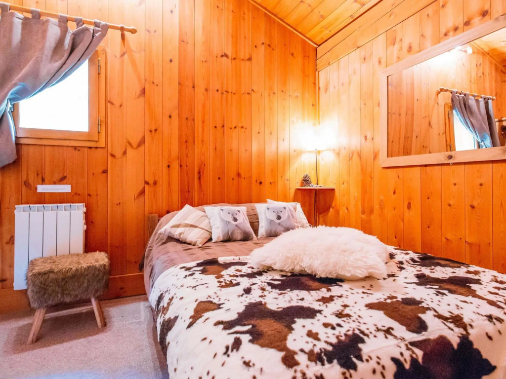 Atmospheric 14-person Chalet in Plagne 1800