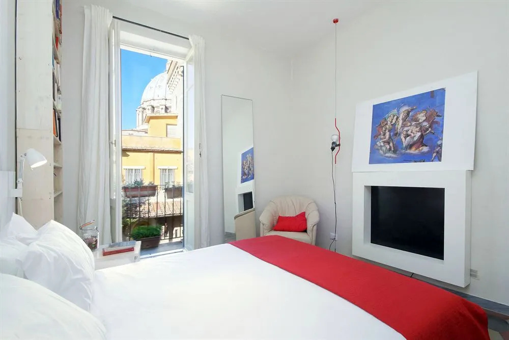 Michelangelo Charmsuite