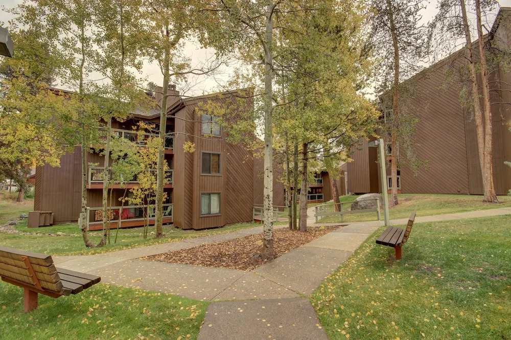 Wild Irishman 1064b by Summitcove Vacation Lodging