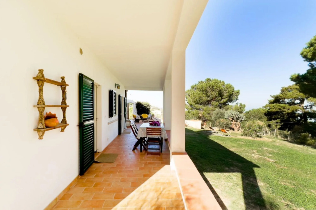 Villa Caterina 450 meters from the beach with sea view immersed in the quiet of the hill-VILLA CATERINA SANT'ANDREA