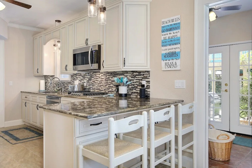 Asher House 4 Bedroom Home by Redawning