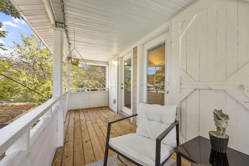Charming Home in Heart of Downtown Pet Friendly!