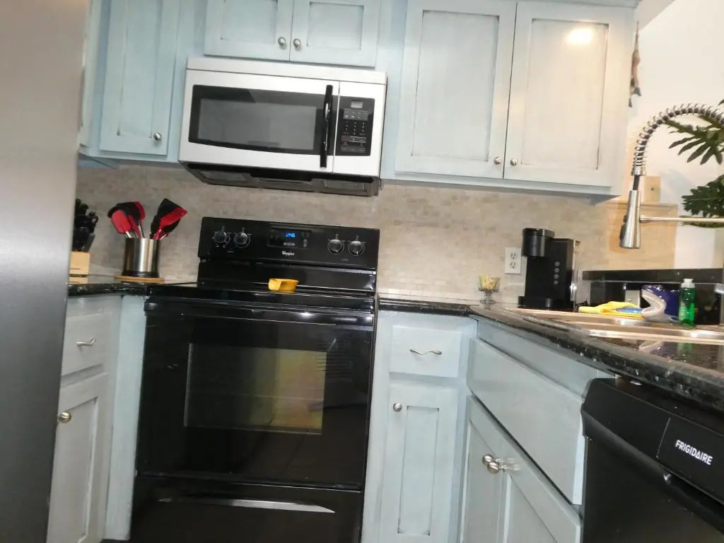 Beachside Bungalow: Surfside I #104