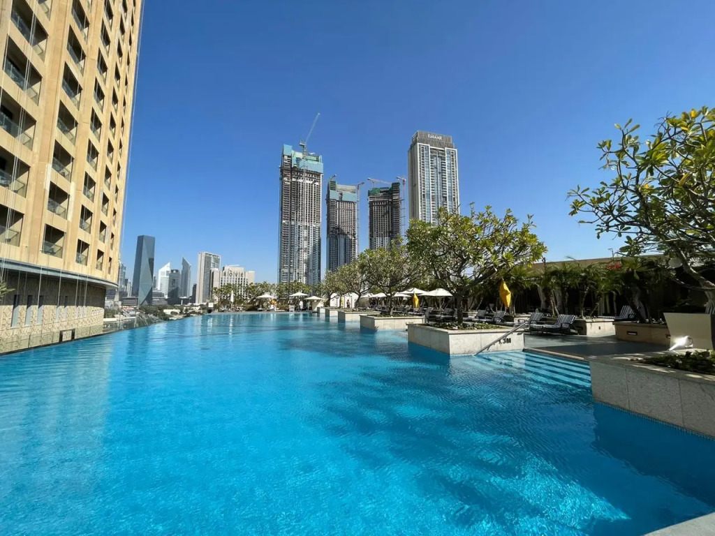 Fashion avenue Dubai Mall -The Residence
