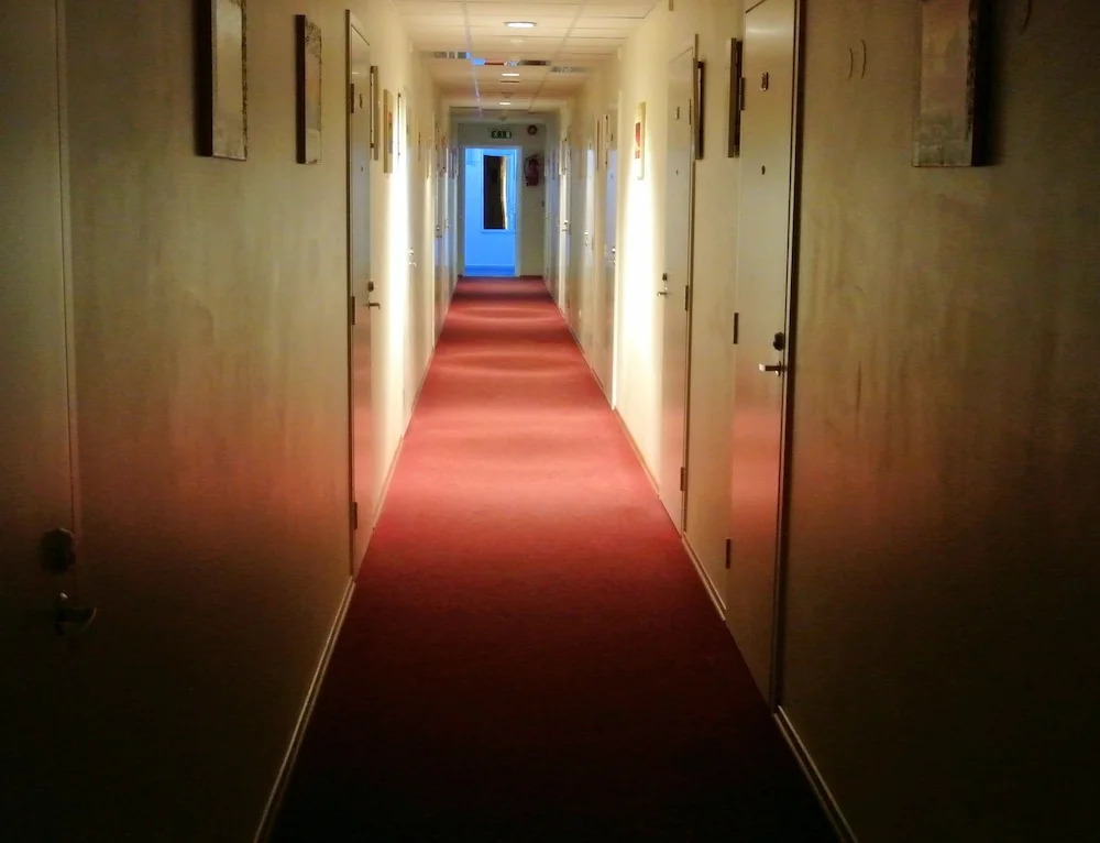 Hotel Yes