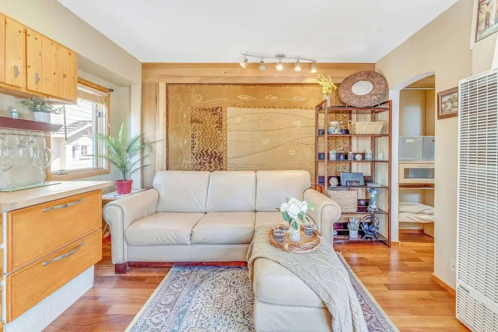 Quaint Carmel - Bungalow Close to Beach