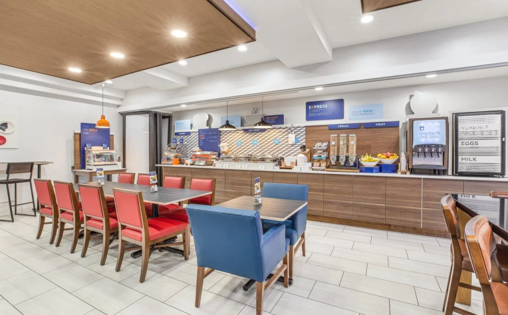 Holiday Inn Express & Suites Tacoma by IHG