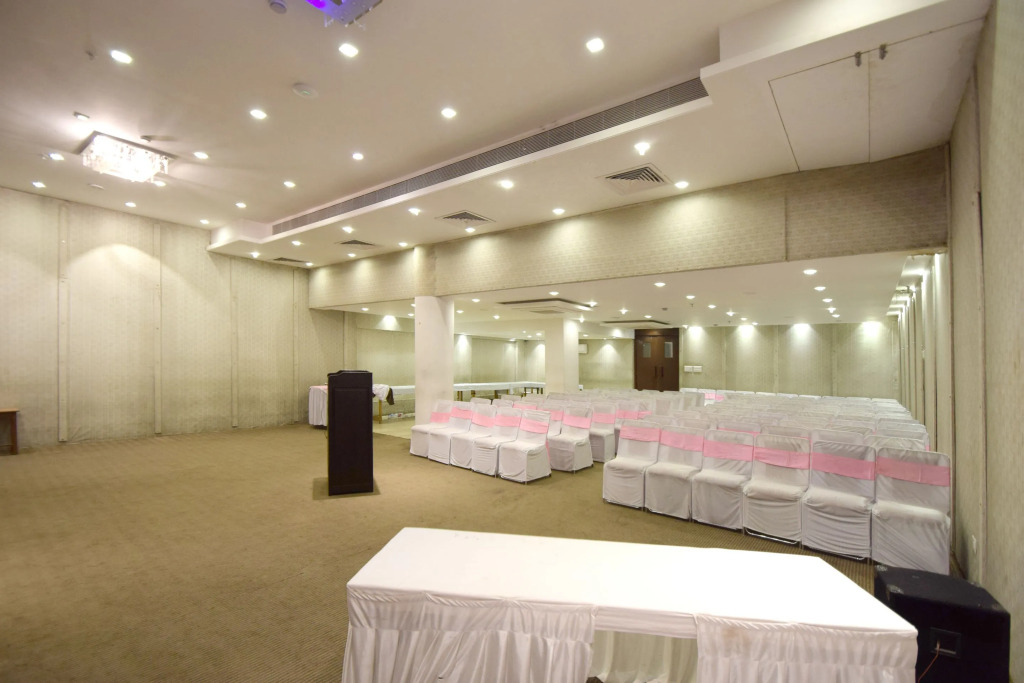 Capital O 23134 Hotel Radiant Star