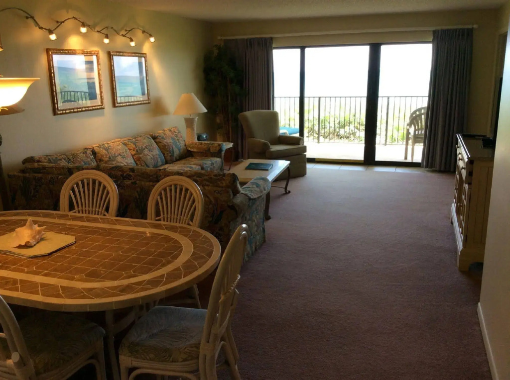 Las Olas Beach Club of Satellite Beach