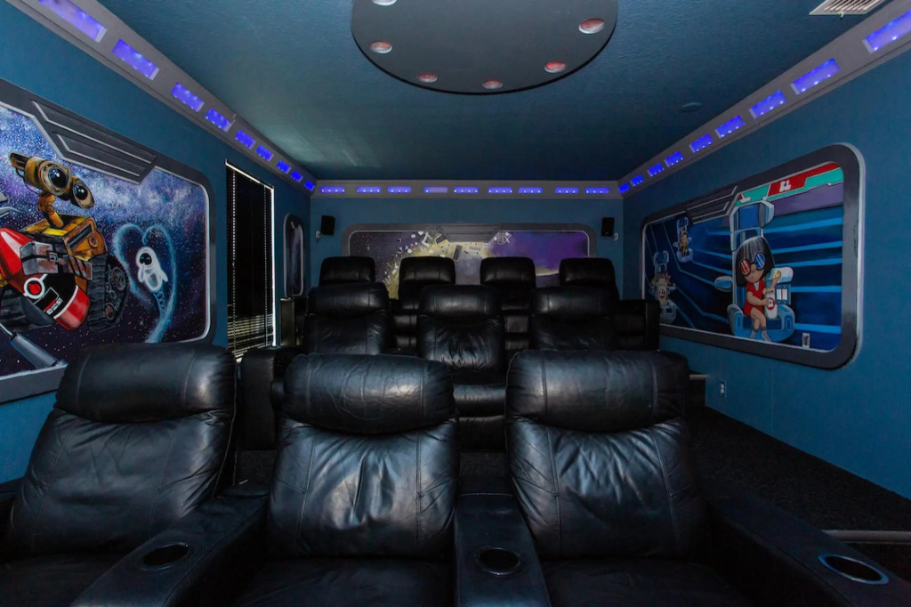 Pixar Paradise Pool & Spa Sleeps 20 Near Disney