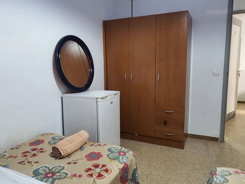 Low Cost Room Las Llaves 5