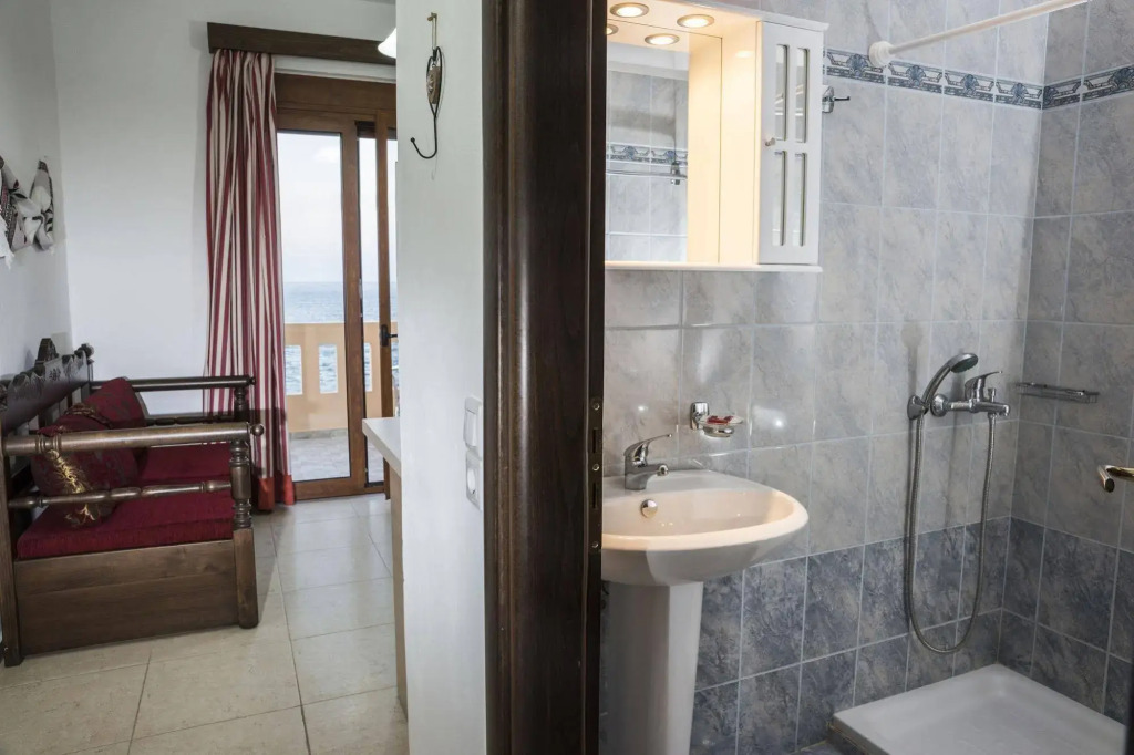 Porto Kalyves Seaside Aparthotel