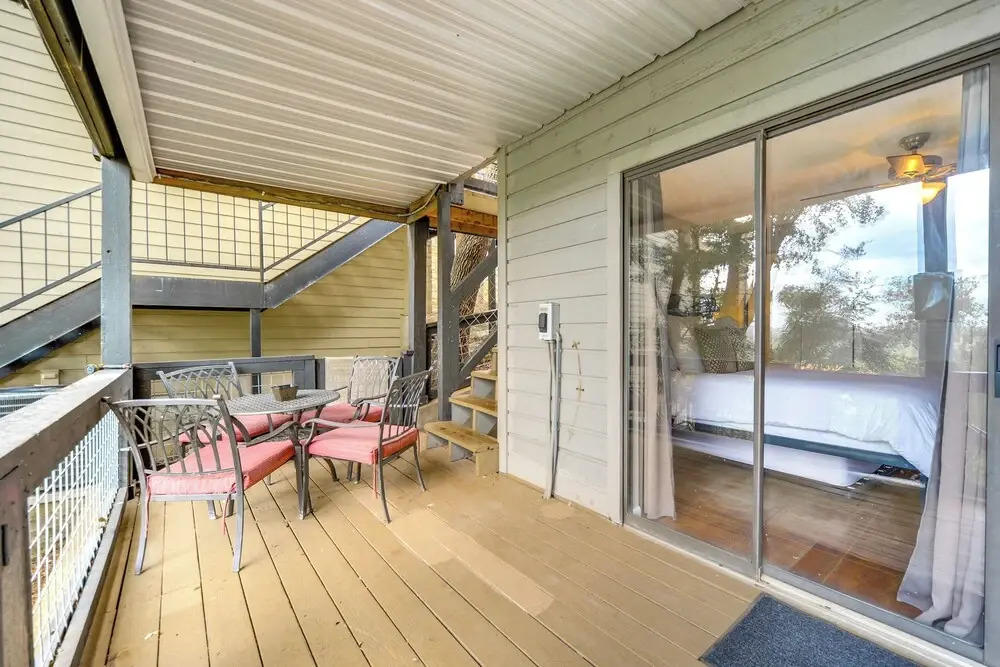 Lakefront Home: Hot Tub & Game Room in Spicewood