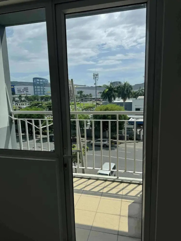 Chic Retreat in Pasay City - Scandinavian With Balcony Facing Mall Of Asia