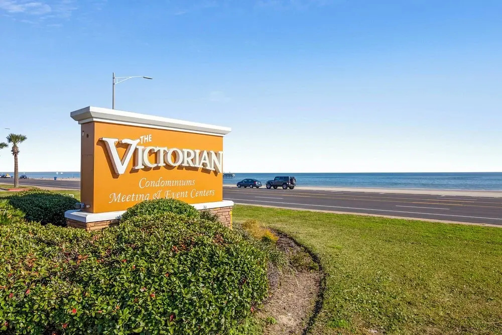Victorian 9124 - Good Times & Tan Lines