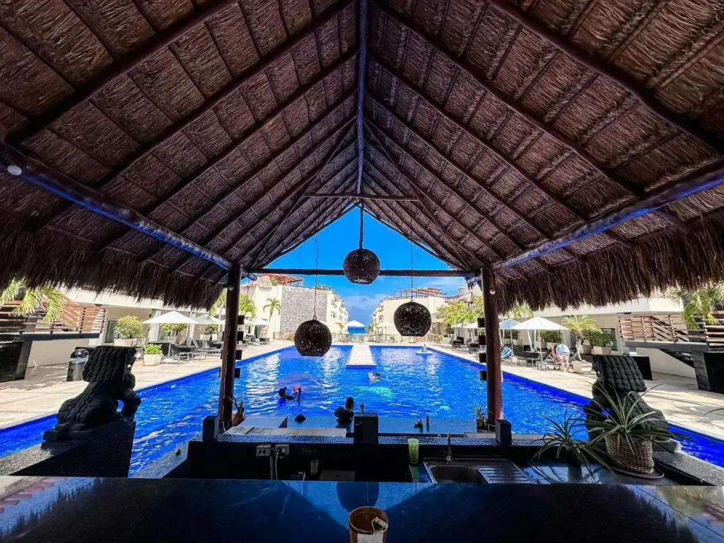 AT 2233 Amazing with Enormous Terrace & PrivatePool
