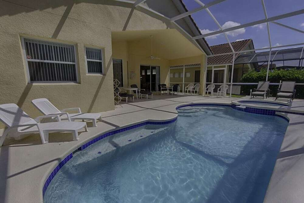 Tuscan Hills 4 bed / 3 bath home