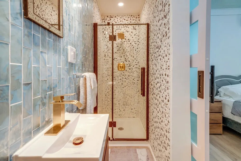 Historic Hinton Gem: Walkable Luxury Near Dtwn!