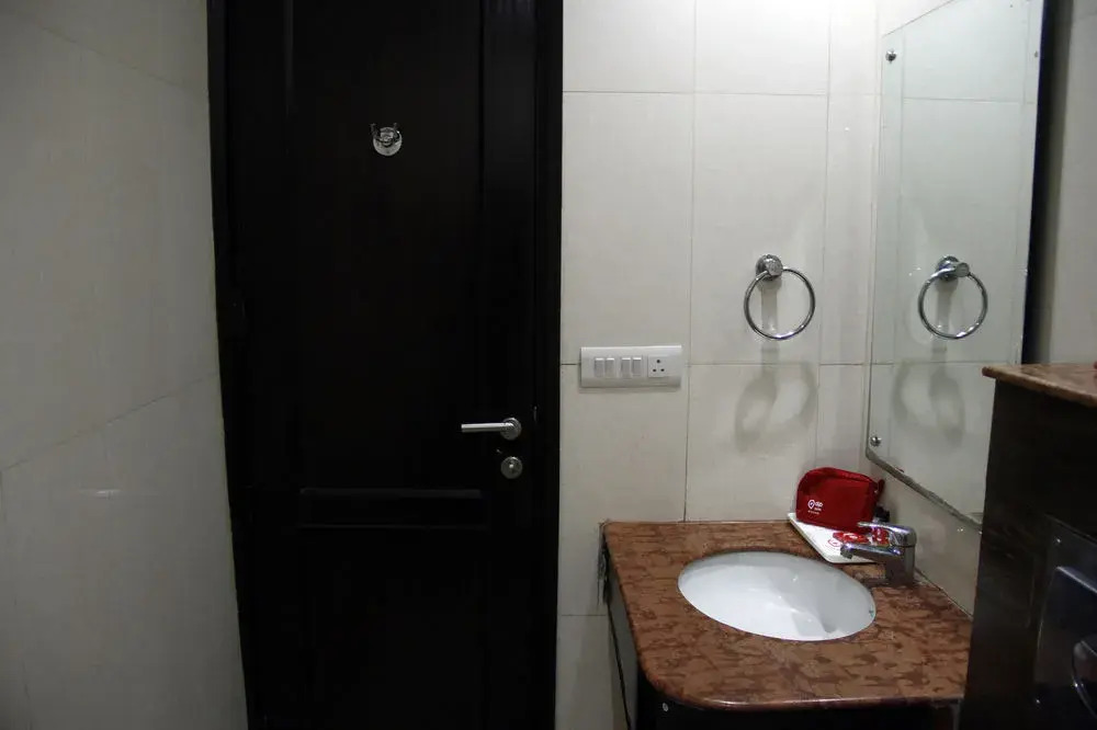 OYO Rooms Hauz Khas District Park