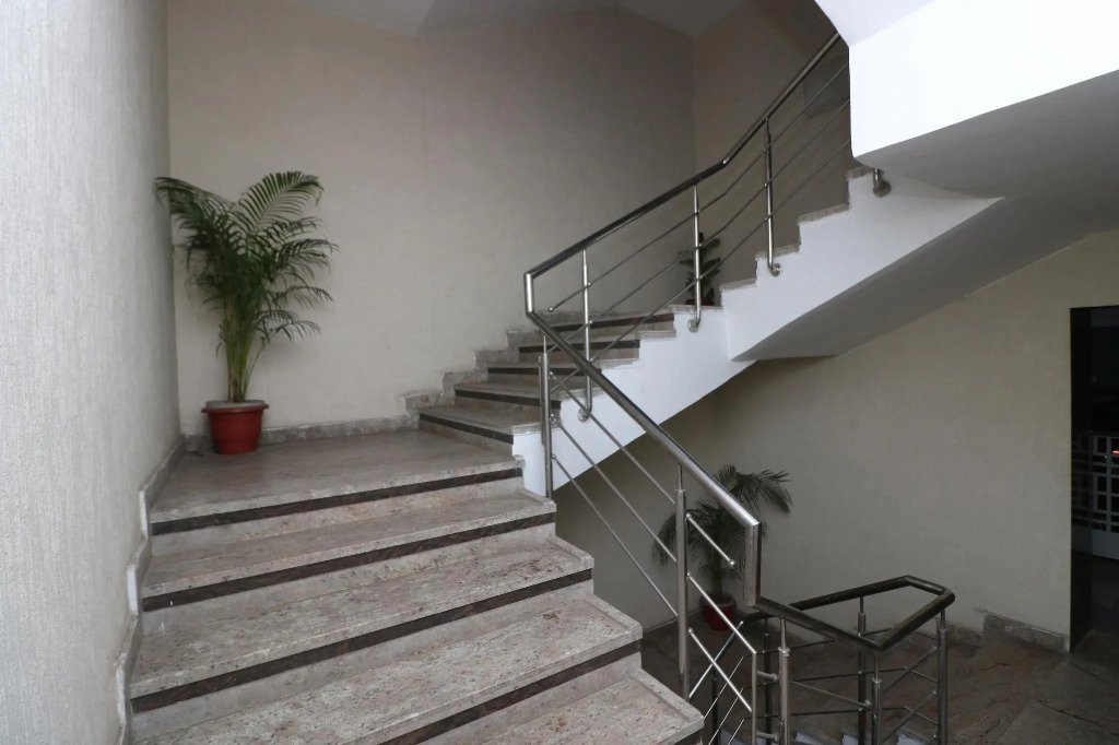 OYO 9999 Hotel La Wisteria