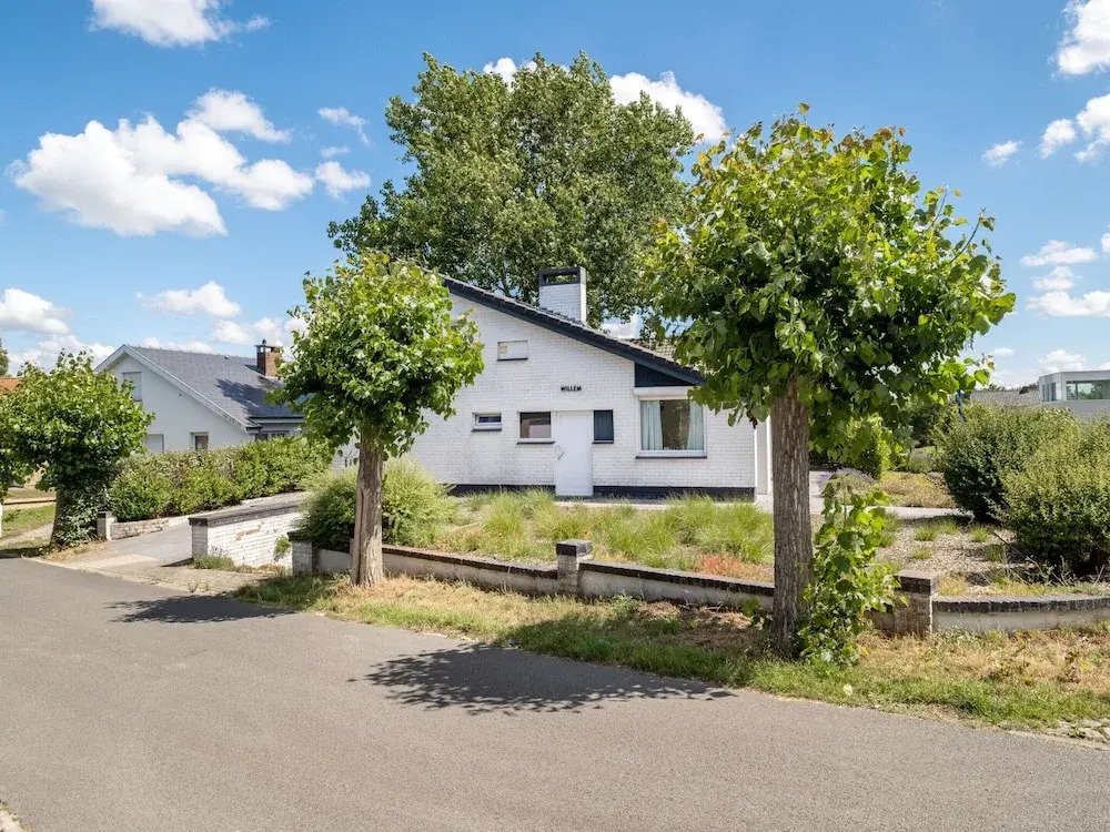 Villa in Koksijde with Sunny Terrace