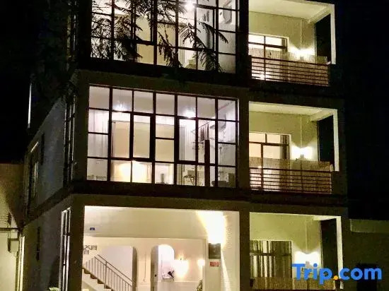 Wanning Riyue Bay Yiye Xiangcun Vacation Apartment